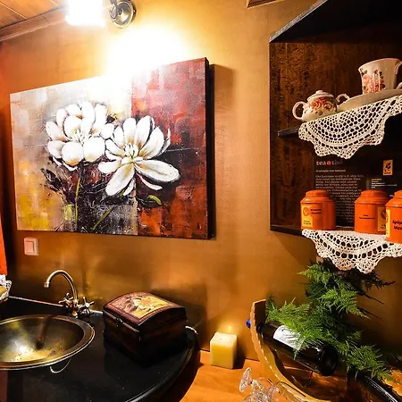 招待所 卡梅利亚套房旅馆 4*