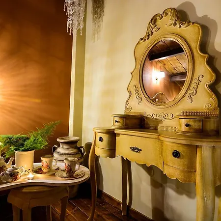 卡梅利亚套房旅馆 招待所 4*