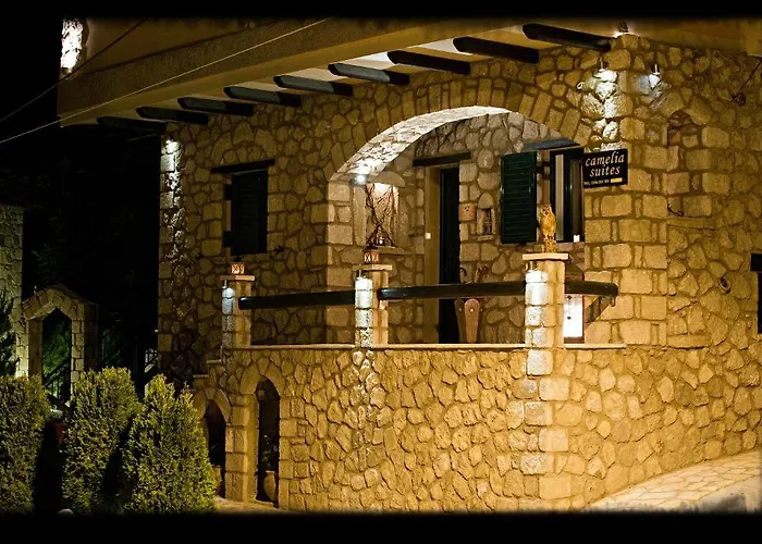 Camelia Μέση Συνοικία Τρικάλων